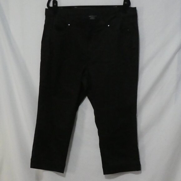 ADDITION ELLE | size 16 | Sleek Black Versatile Capris - Picture 1 of 16